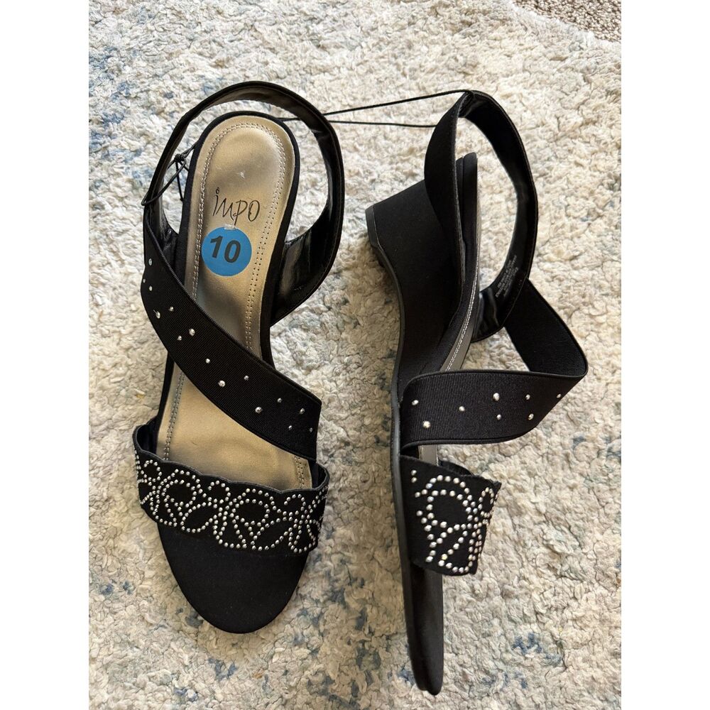 Impo NWT womens Gatrina Sandals in black with studs